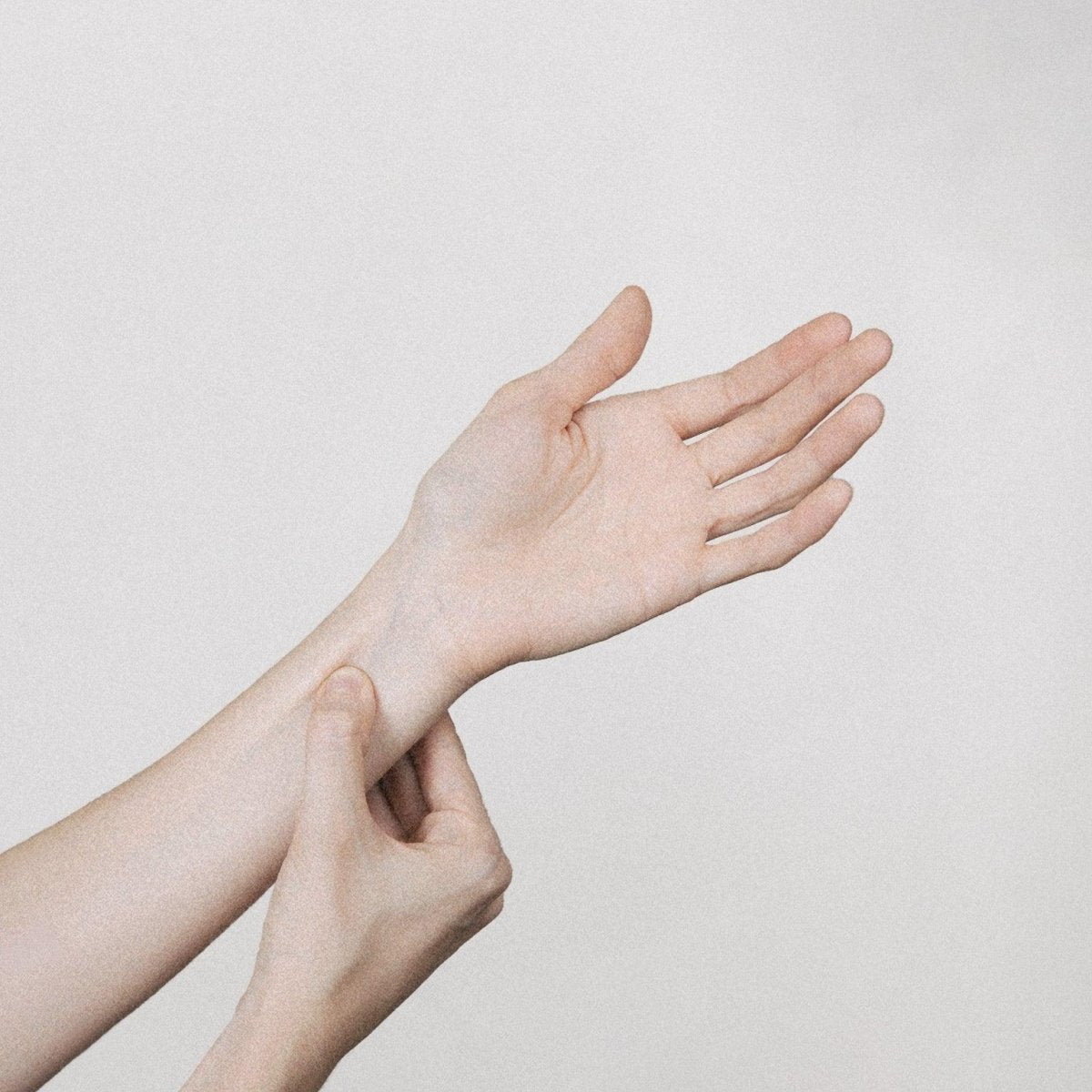 Nausea Relief Bands by Mother Mother - AVAVITA